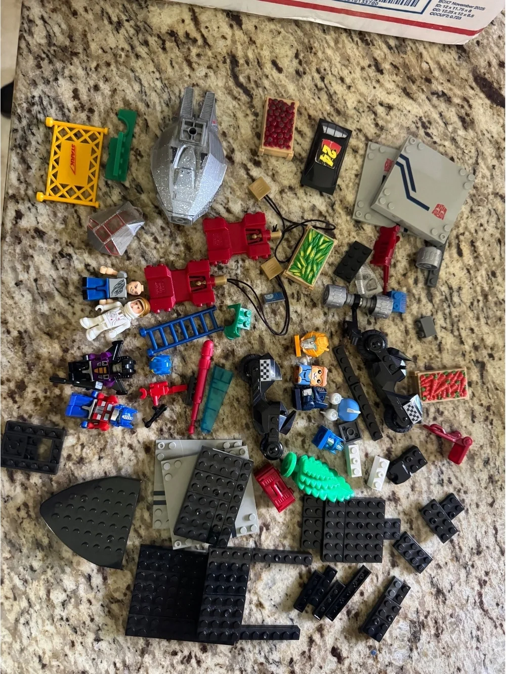 LEGO LOT OF FIGURES AND PIECES TRANSFORMERS